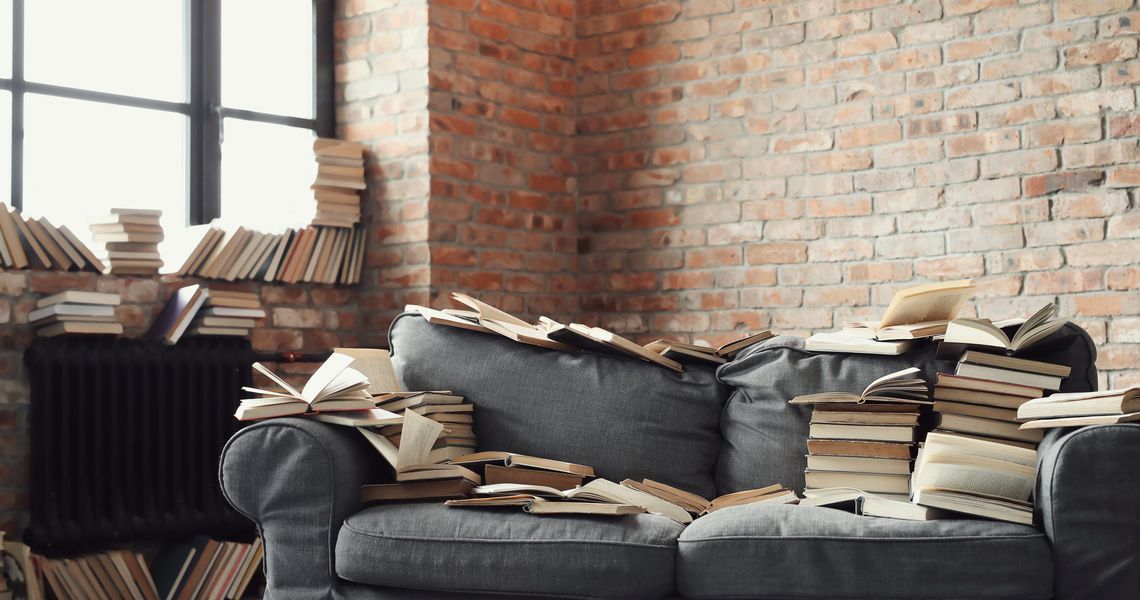 Boeken op een bank